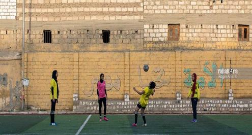  كرة القدم في المنيا: "البنت زي الولد"   (قصة مصورة)  